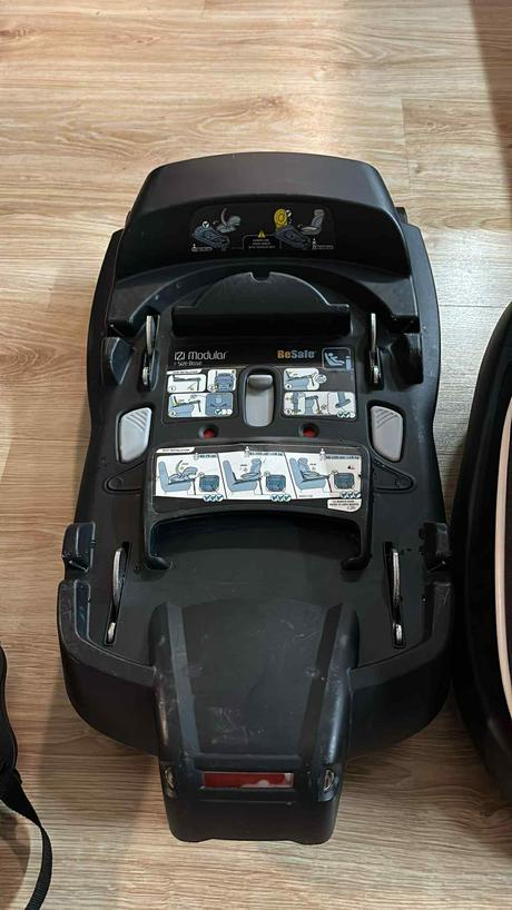 Autosedačka se základnou, 