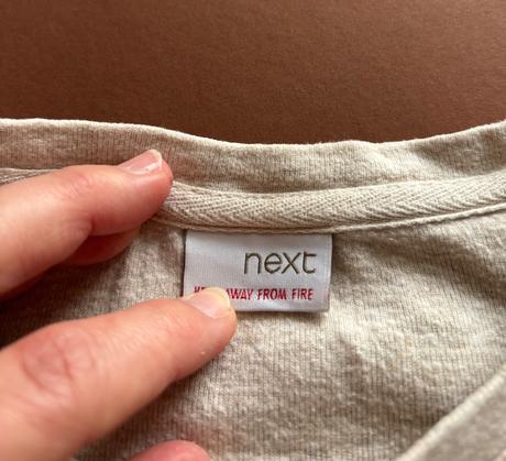 Mikina slabá zn. next - v.7 let béžová s květy, next,122