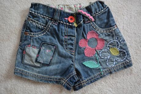 Riflové kraťasy s kytkou, next,86