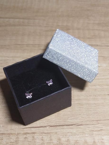 Dětské stříbrné naušnice s motýlkem, 