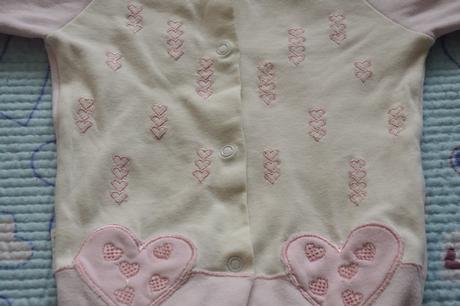Bavlněný overal se srdíčky - výšivky, 62