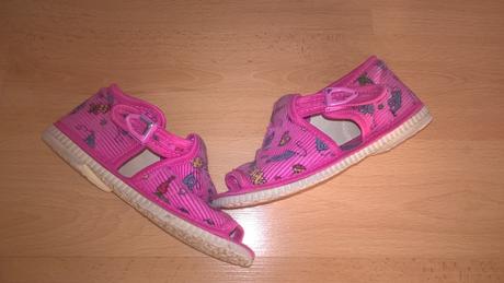 Papučky na přesku, 26