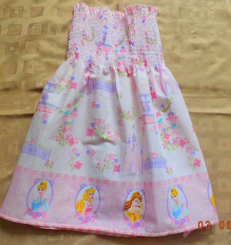 Dívčí šaty - růžové s princeznami - žabičkování, disney,122
