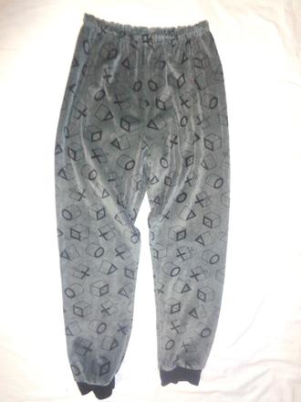 Krásné sametové tepláky playstation, 152