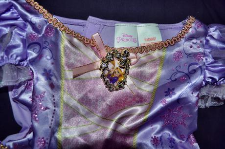 Dívčí kostým šaty disney princezna na 3-4 r.,