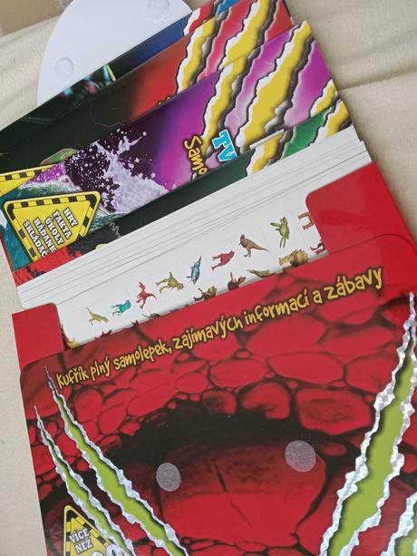 Kufřík s dinosaury, 