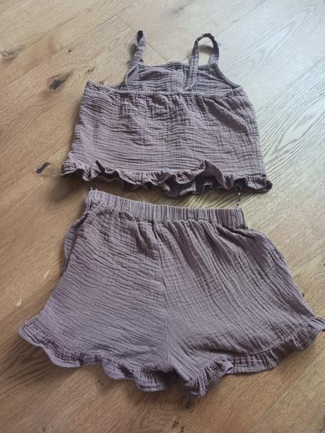 Letní set č.140 tílko +kraťasy, c&a,140
