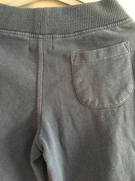 Vel. 122 šedomodré tepláky s kapsami, 122