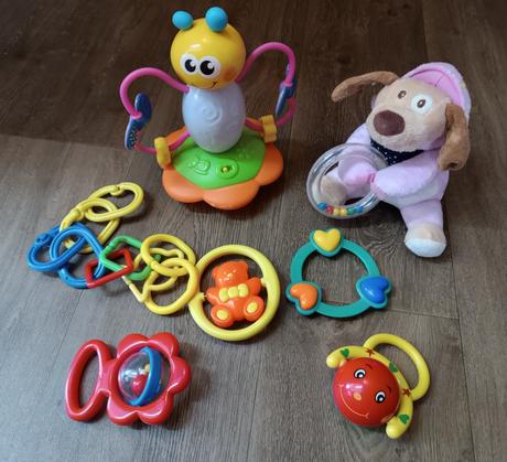 Hračky pro nejmenší+ retro chrastítka,