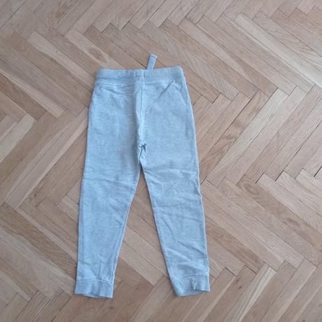 2x tepláky, f&f,122