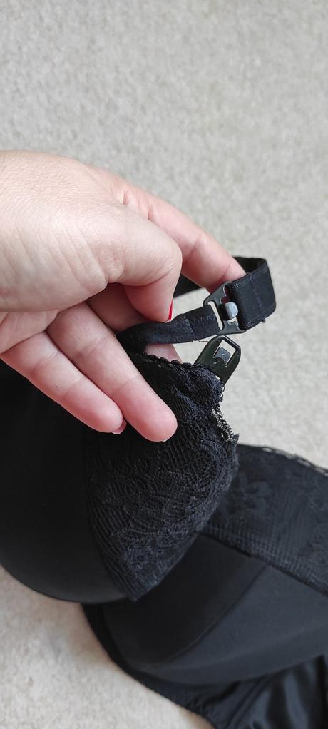 Černá kojící podprsenka teyli vel. 75k/l, 75,j