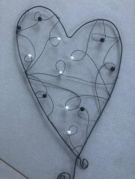 Drátěné srdíčko k zavěšeni, 