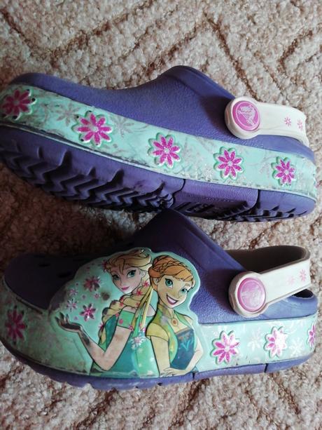 Cross svítící nošené 23-24-stelka cca 15cm, 23