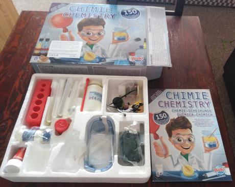 Chemická laboratoř 150 pokusů,