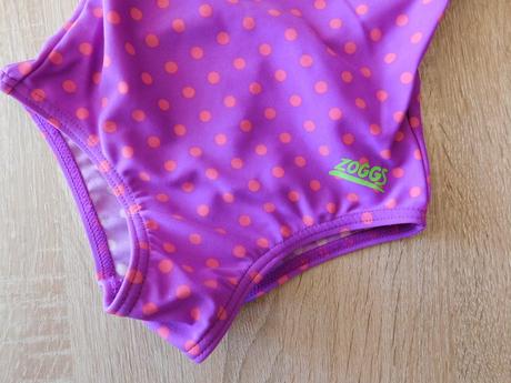 Dívčí jednodílné plavky, 92