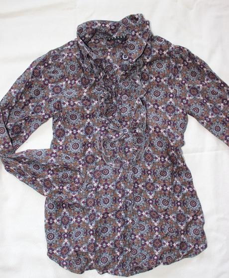 P08 dívčí košile s ornamenty a volánem, 5-6 let, sisley,116