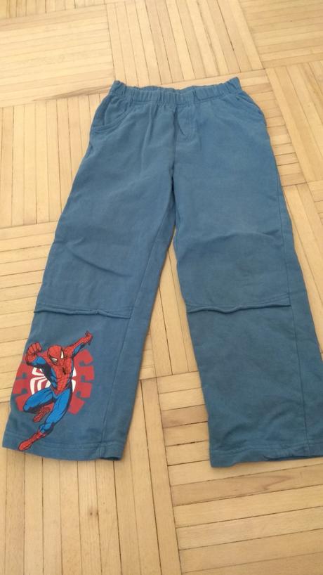 Tepláky vel. 122 cm se spidermanem, 122