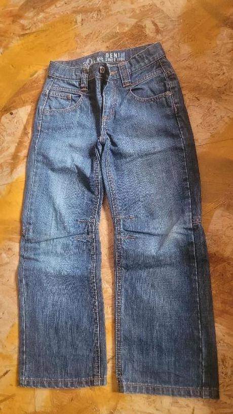 Trička, tepláky a džíny, 122–134