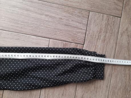 Lehká černá peplum halenka s bílým puntíkem vel. s, s
