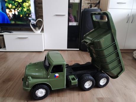 Armádní tatra 73 cm,