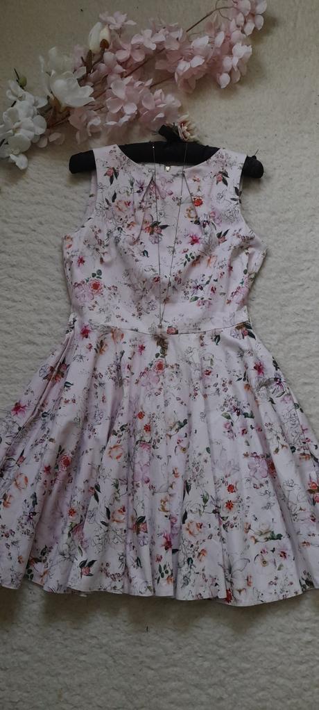 Closet květinové šaty s kapsami, 40