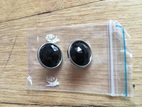 Naušnice bižuterie černé,