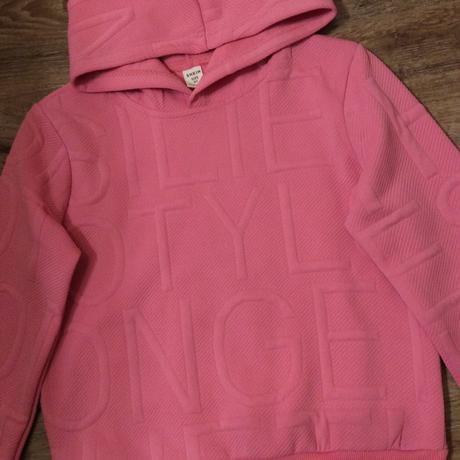 Mikina s vytlačenými písmeny, 128