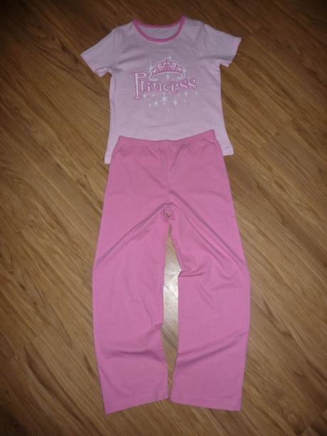 Pyžamo george na 8-9l- vel.134, george,134