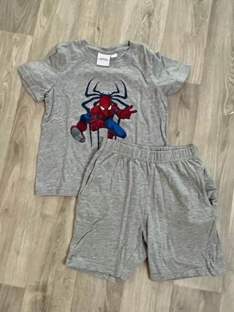 Pyžamo spiderman, 122