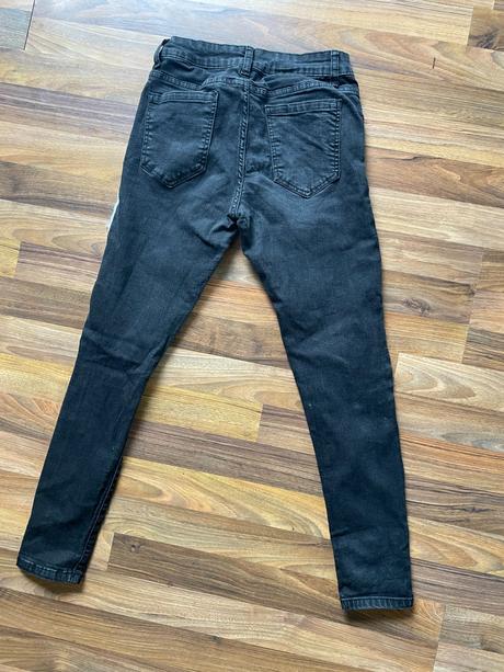 Černé džíny se záplatami a dřením, vel m i méně, f, m