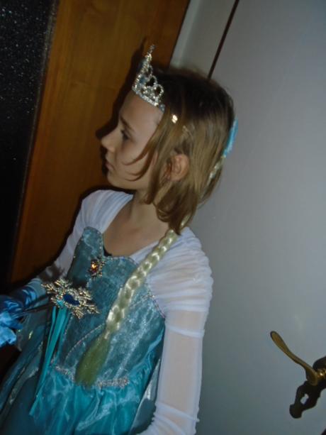 Šaty elsa frozen licence luxusní vel 9/10 let 140, 