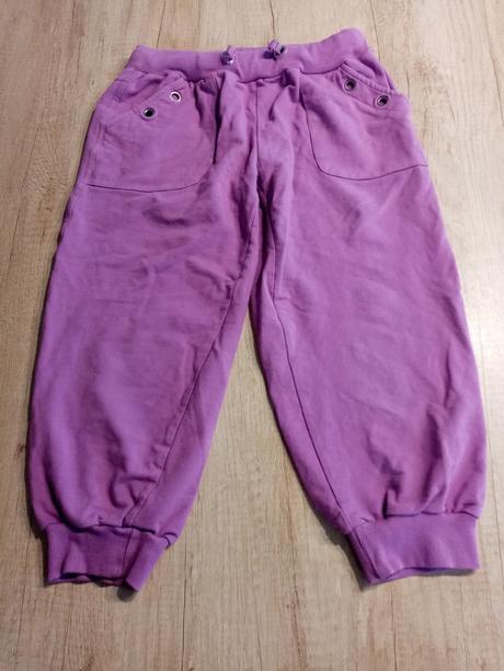 Kraťasy ke kolenům vel. s/m, s