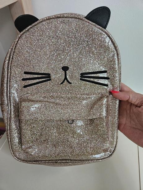 Batůžek kočička, 