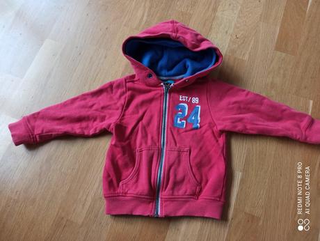 Červená mikina s kapucí, marks & spencer,104