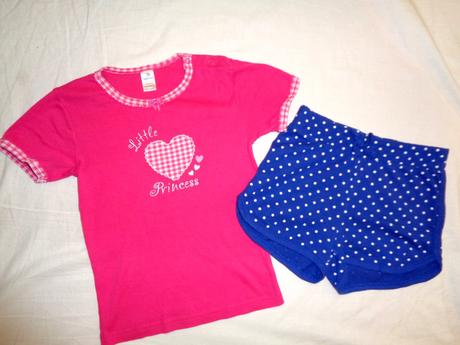 Komplet trička se srdíčkem a puntíkatých šortek, dopodopo,110