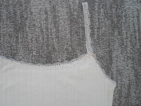Bílé tričko triko tílko crop top s krajkou, s