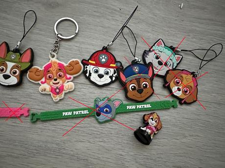 Tlapková patrola (paw patrol) - přívěsky, figurka, disney