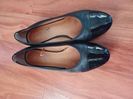 Téměř nenošené komfortní lodičky caprice 40,5, 40