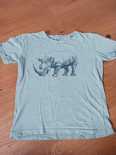 Triko reserved č.140, reserved,140