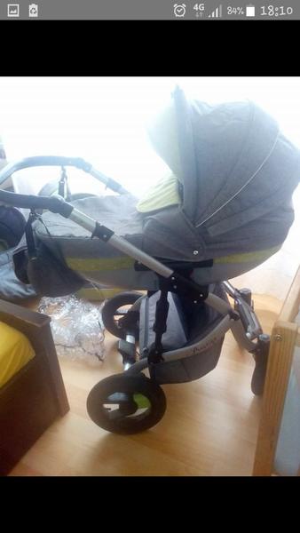 Značka kočárku - poznáte ho někdo?