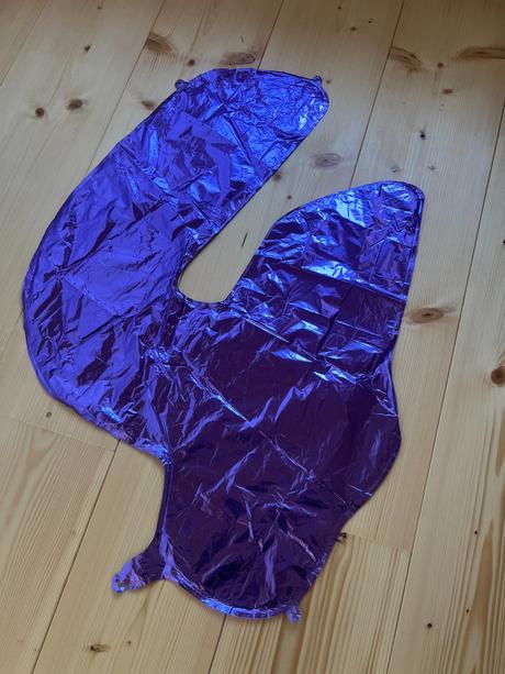 Foliový fialová balónek 4 + 2x zápich 4,