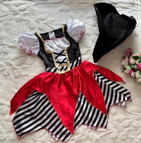 An11/ kostým pirátka s kloboukem- v.5/6 let, 