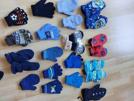 Čepice a rukavice, cca 3-6 let, obvod hlavy 52-54, 110