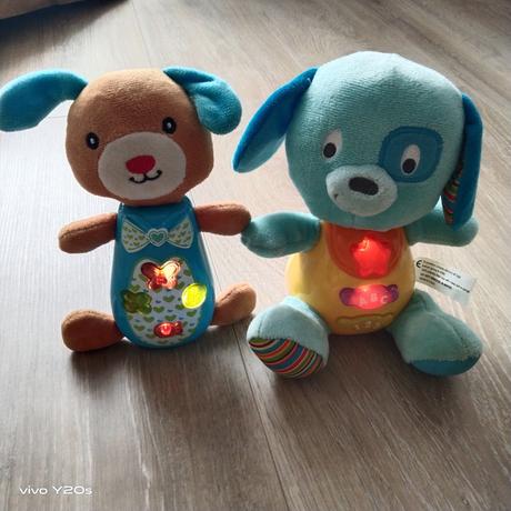 Hrací a svíticí medvídek a pejsek,