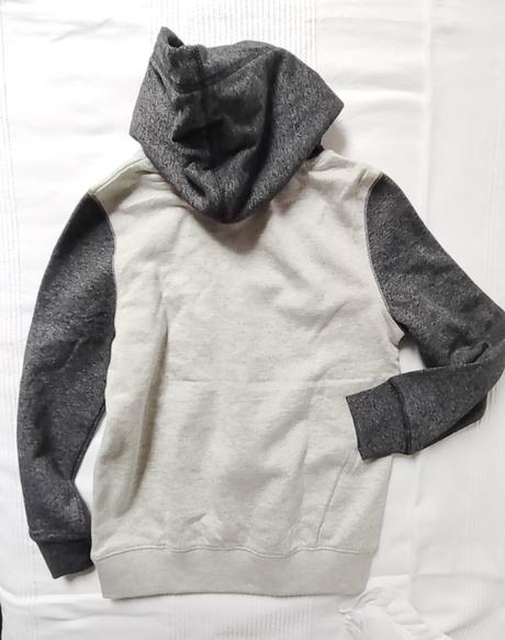 Nová mikina, c&a,140