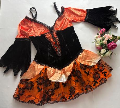 An1/ kostým dámský - v.cca s,