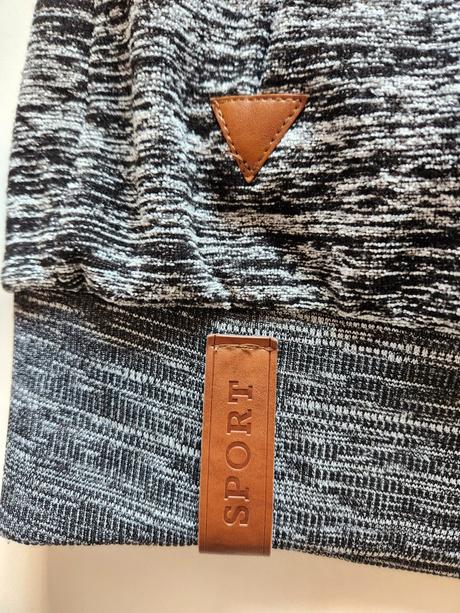 Mikina s komínovým límcem vel. 38 / m, m