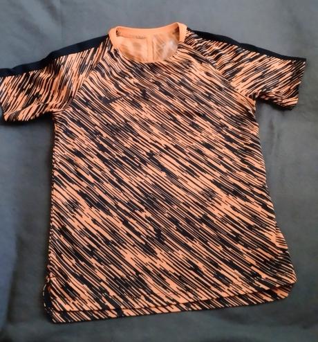 Sportovní tricko, nike,140