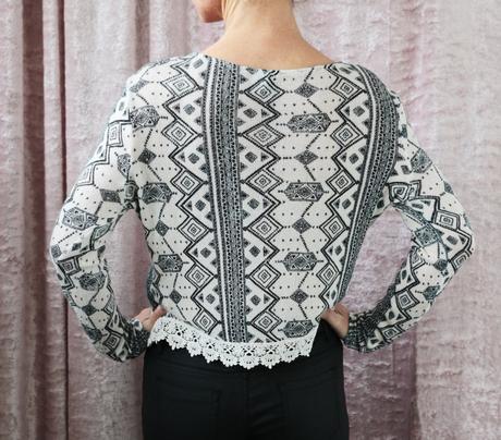 Crop svetřík s krásným vzorem s krajkou h&m divide, h&m,s