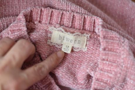 Svetr vel. 12 let, 152